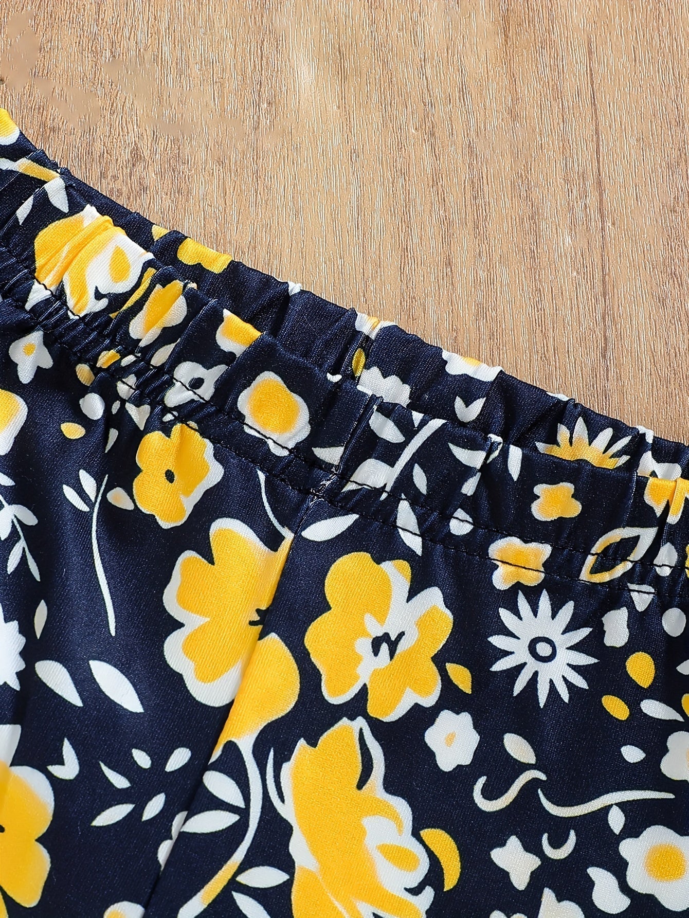 2 pcs Girls Party Outfit - Graphic Tee & Floral Leggings