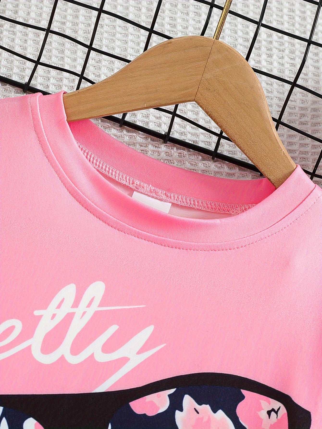 2 pcs Girls Party Outfit - Graphic Tee & Floral Leggings