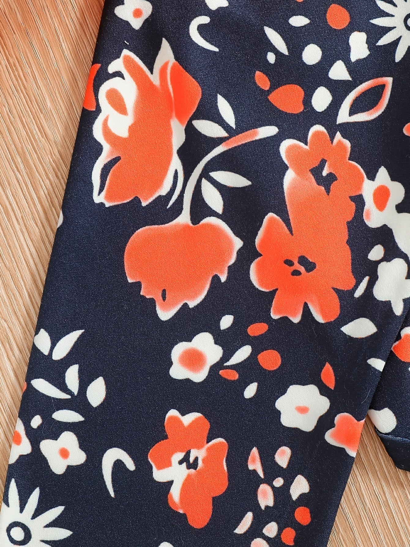 2 pcs Girls Party Outfit - Graphic Tee & Floral Leggings