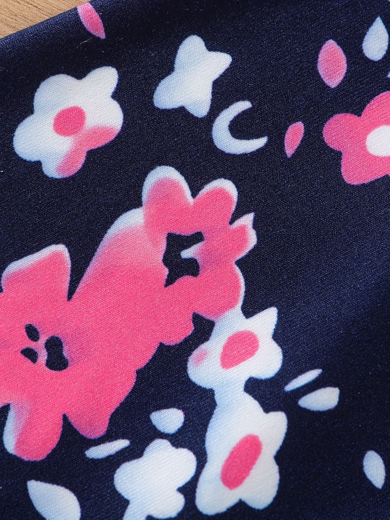 2 pcs Girls Party Outfit - Graphic Tee & Floral Leggings