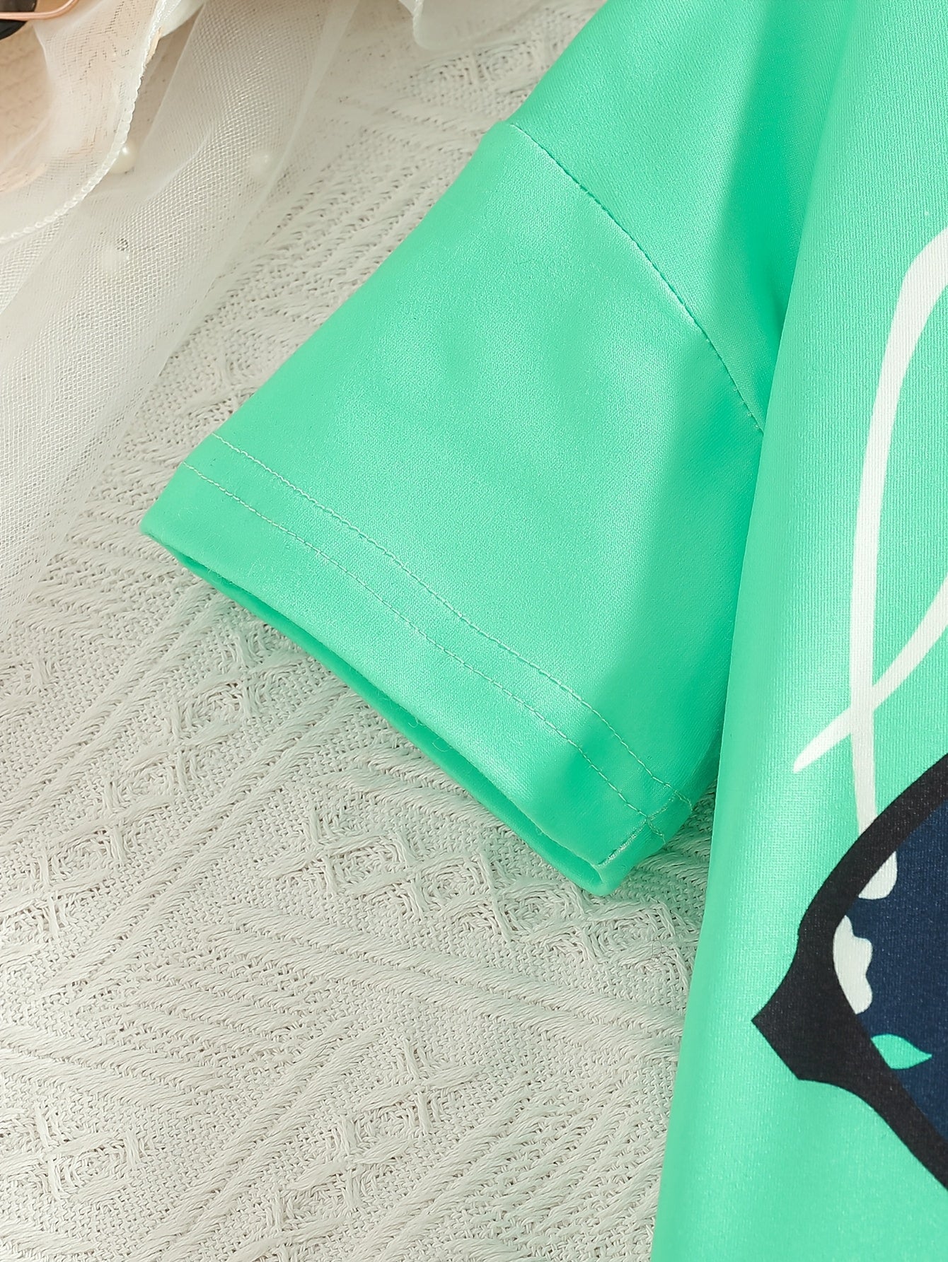 2 pcs Girls Party Outfit - Graphic Tee & Floral Leggings