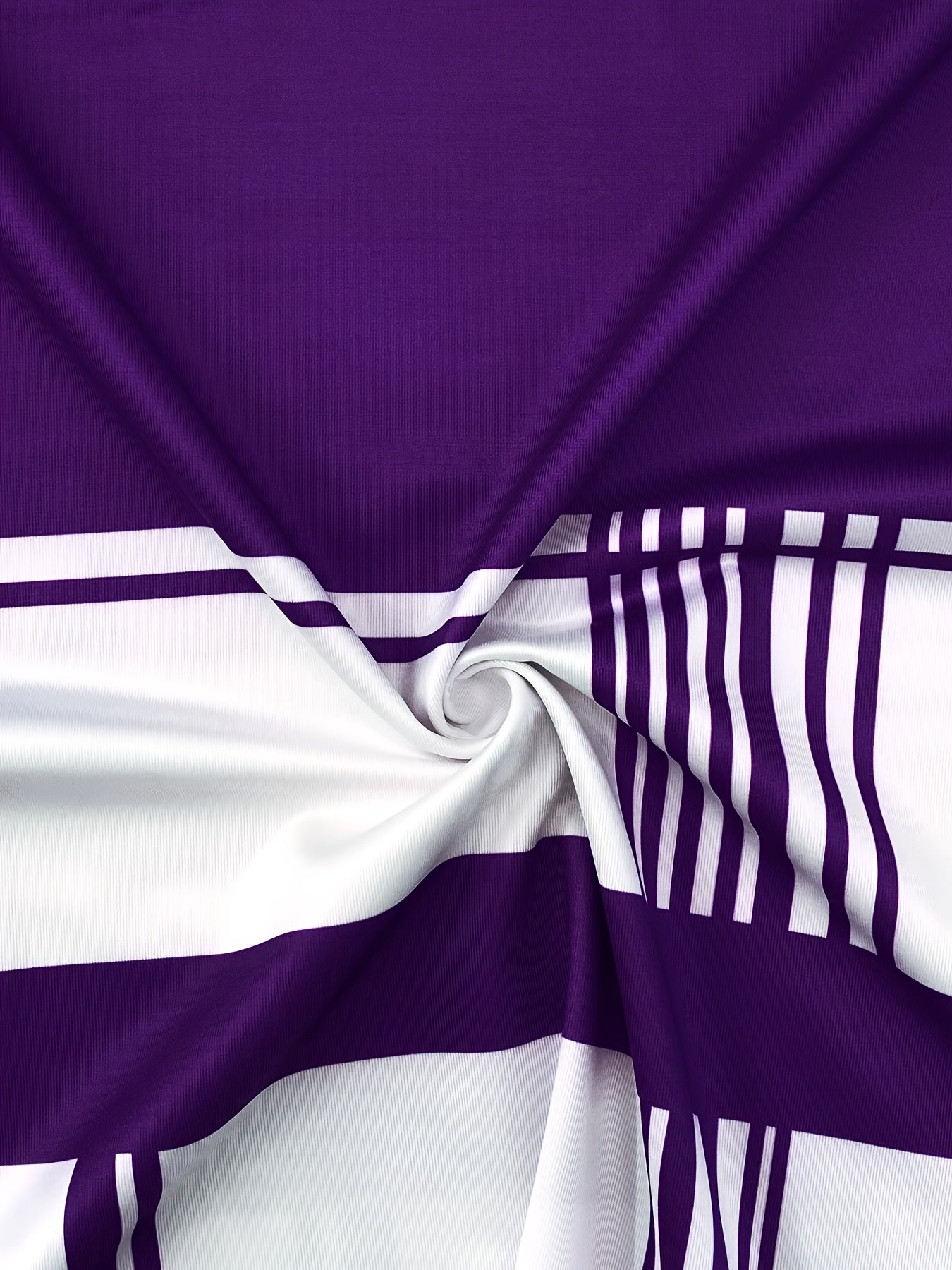 New Summer Elegant Women T-shirt with Black Plaid Print