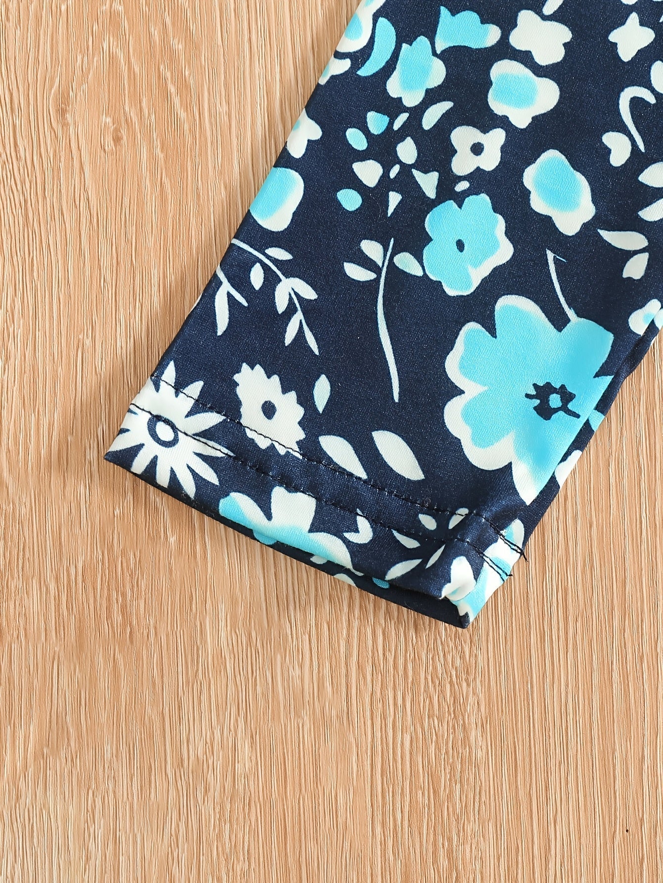 2 pcs Girls Party Outfit - Graphic Tee & Floral Leggings