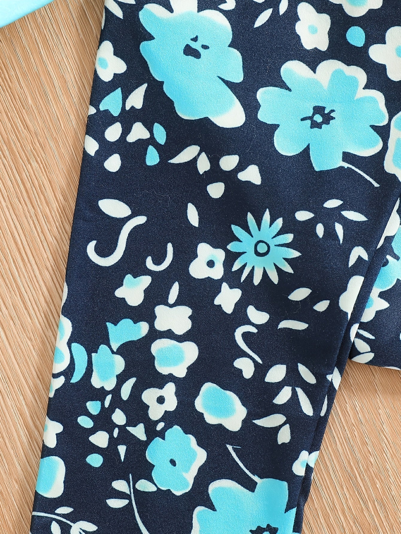 2 pcs Girls Party Outfit - Graphic Tee & Floral Leggings