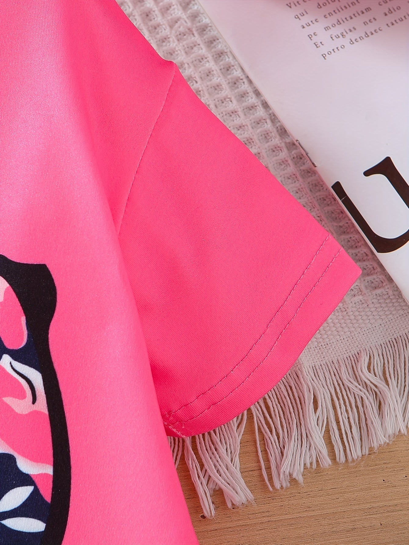 2 pcs Girls Party Outfit - Graphic Tee & Floral Leggings