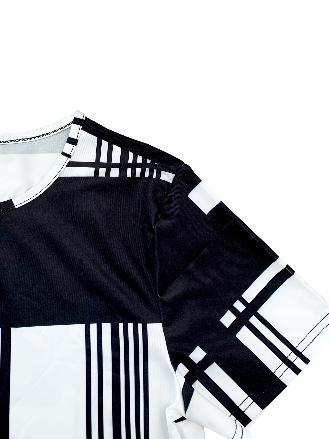 New Summer Elegant Women T-shirt with Black Plaid Print