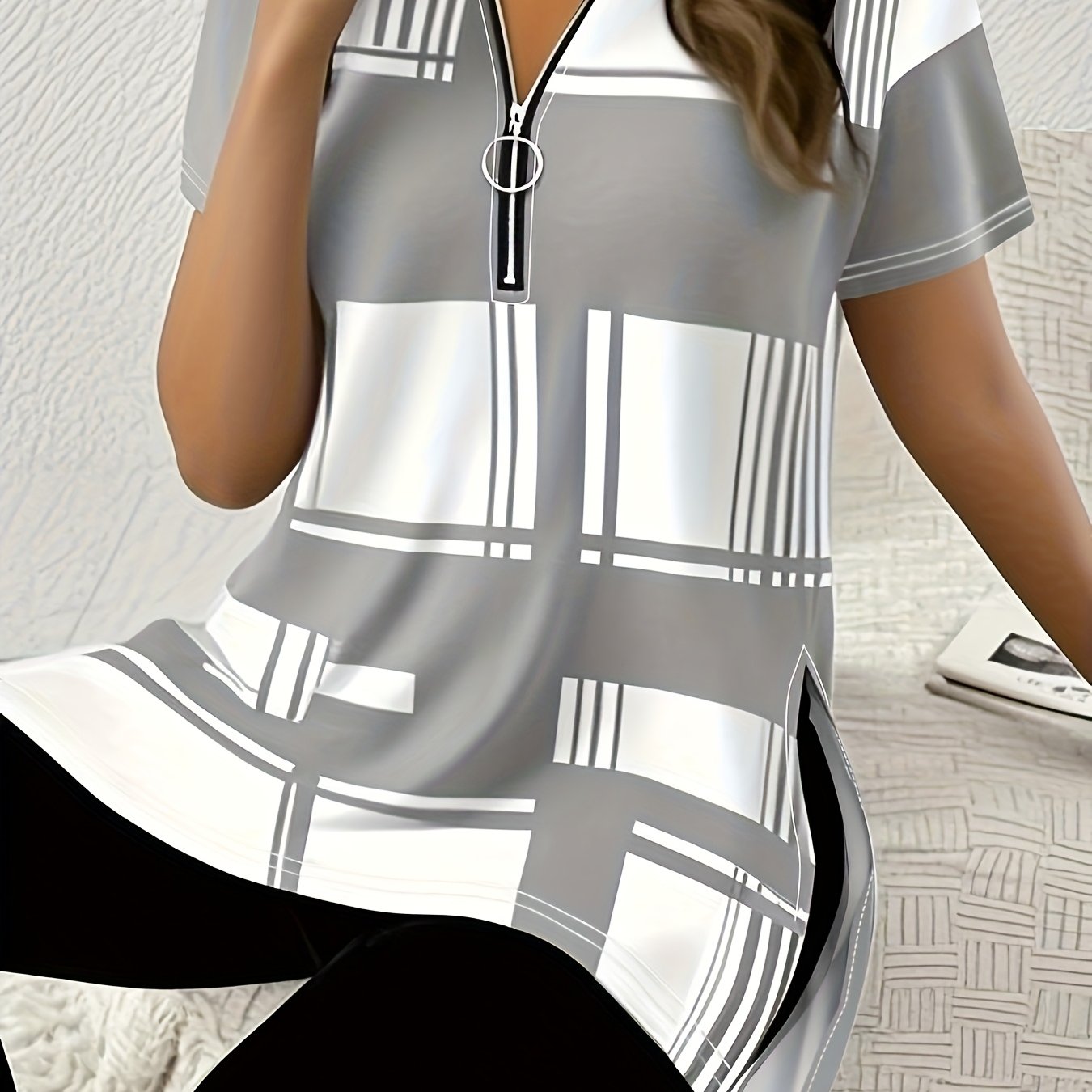 New Summer Elegant Women T-shirt with Black Plaid Print